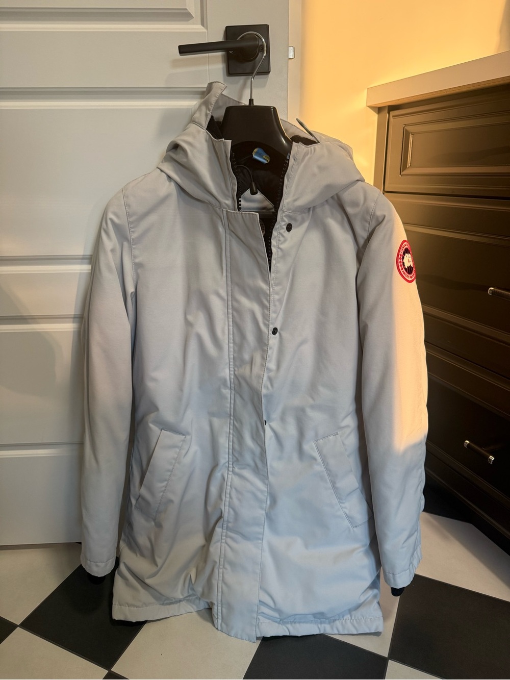 Canada Goose Victoria Parka 3037L – Women’s Small – Silverbirch